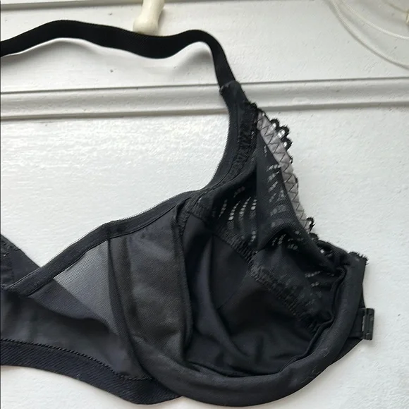 Elegant Black Lace Bra - Picture 8 of 8